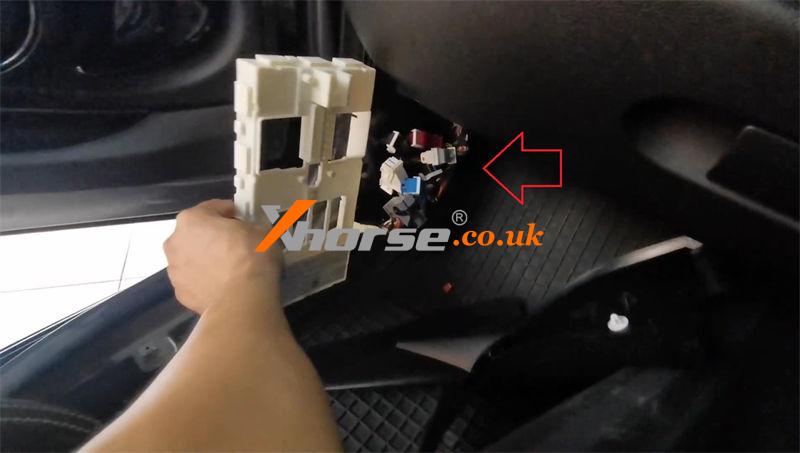 Xhorse Vvdi Key Tool Plus Adds Mini Cooper Bdc Key On Bench (1)