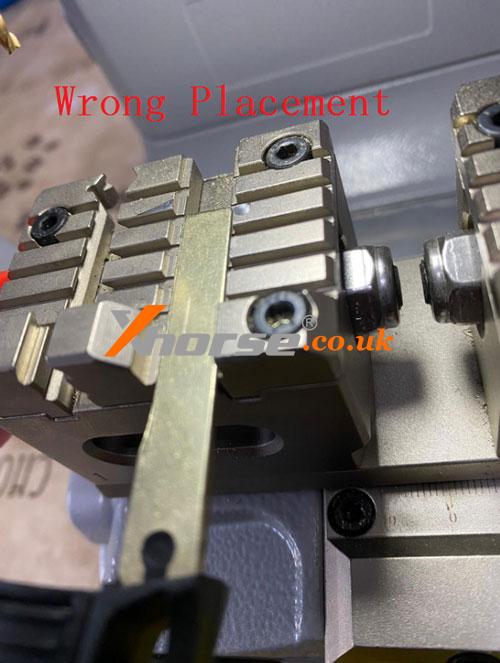 Correct Key Placement On Xhorse Key Cutting Machine Clamp (1)