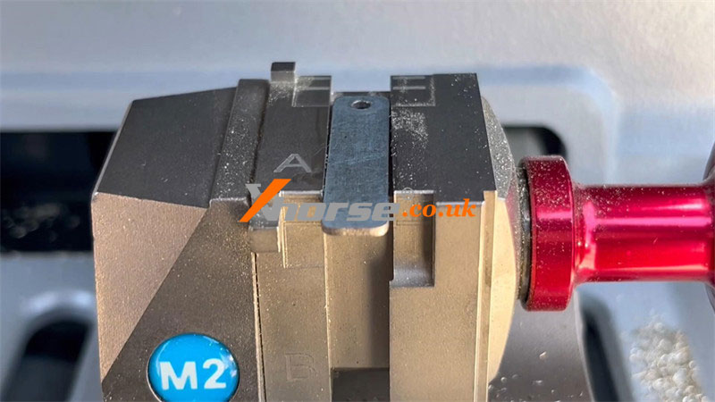 Xhorse Dolphin Xp005 Cut Lexus Is250 Single Sided Key Easy (5)